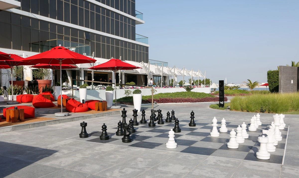 فضای باز هتل د8 پالم جمیرا آکور دبی